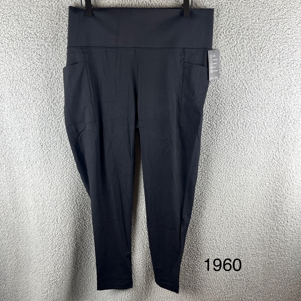 Ideology Women’s Size XL Deep Black Regular Fit Ankle Leggings Side Pockets NWT